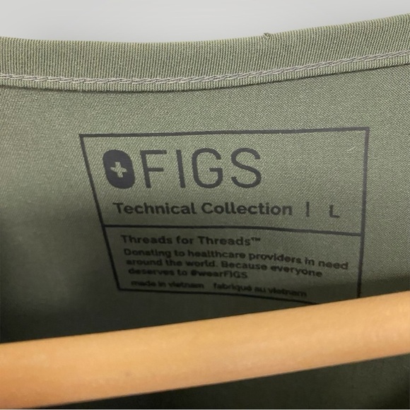 NWOT FIGS Leon Three-Pocket Scrub Top Sz L - Picture 5 of 12